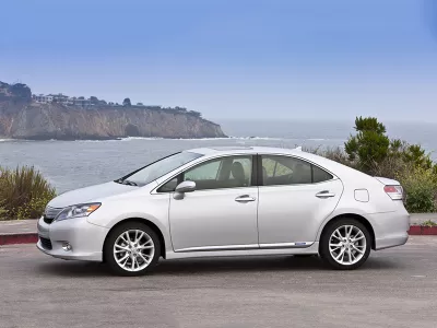 Dịch vụ thay Kính chắn gió xe Lexus HS 250 tận nơi